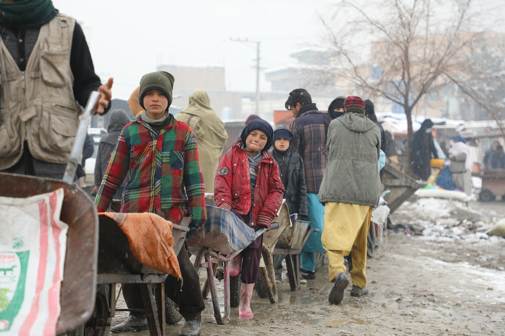 The World Food Programme is distributing food to vulnerable familes in Kabul, Afghanistan.